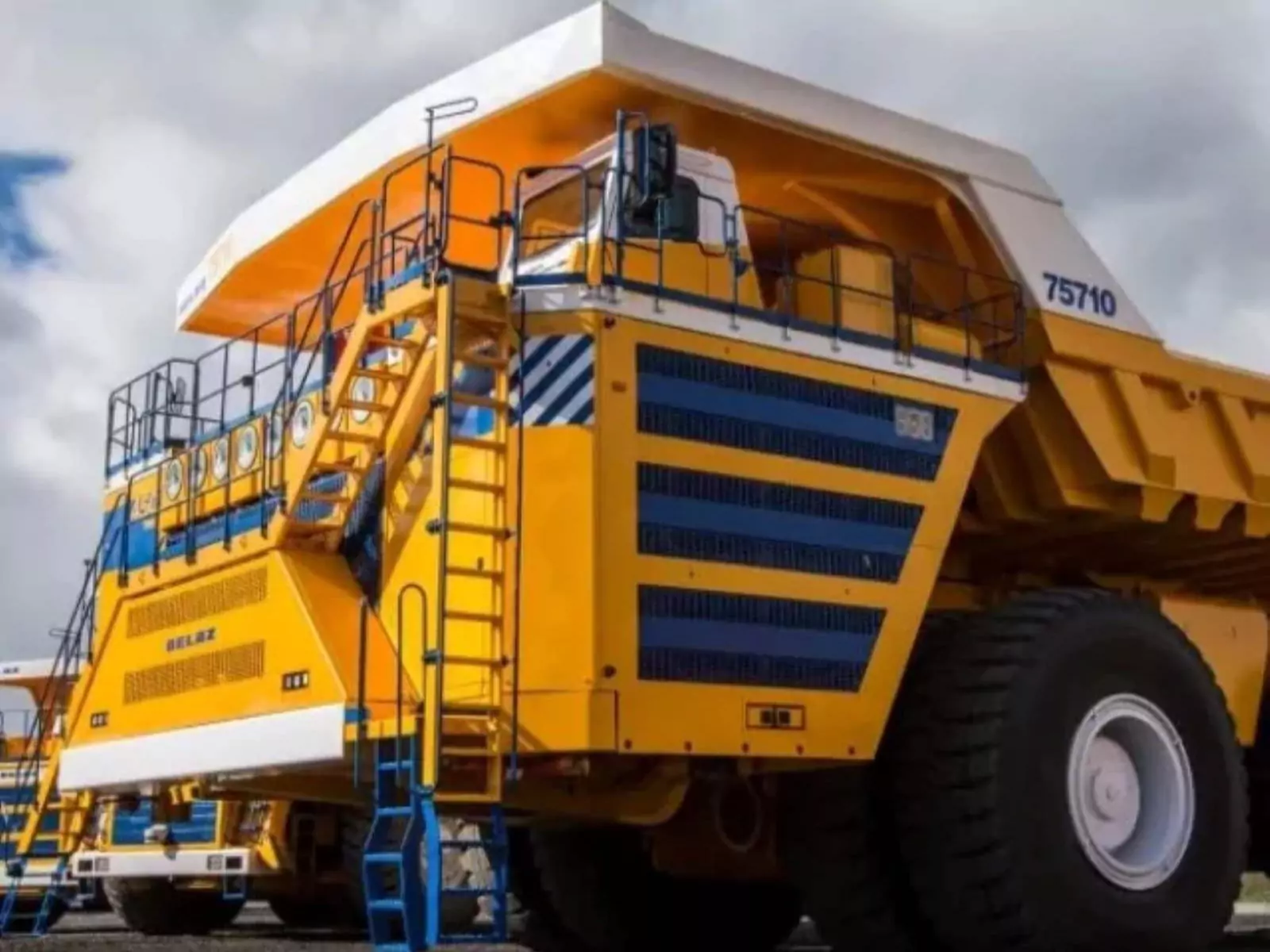 BelAz 75710