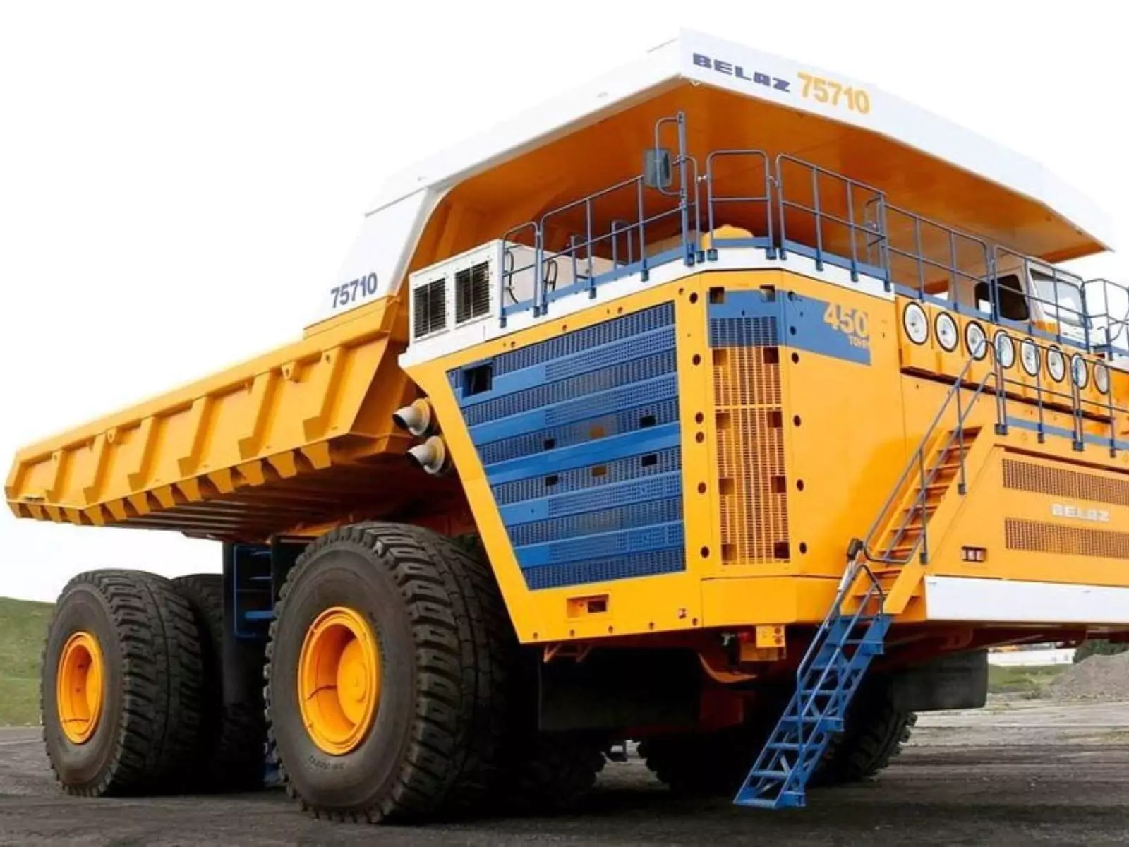 BelAz 75710