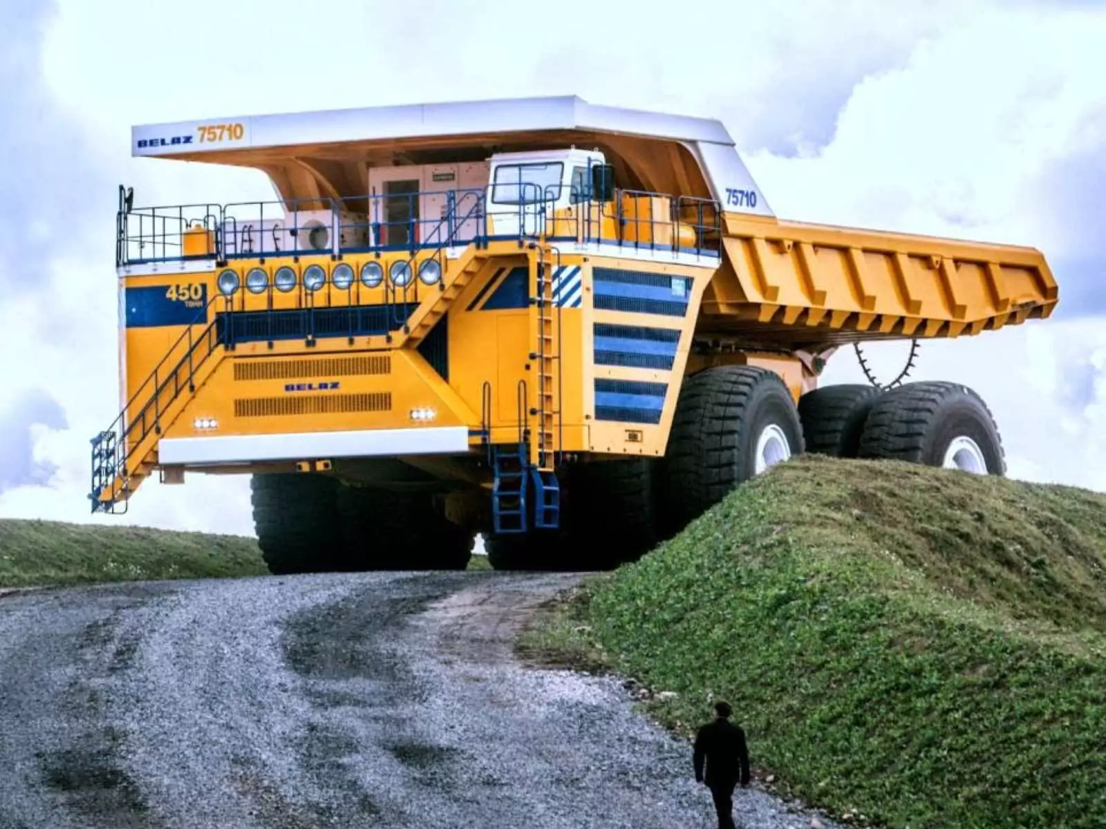 BelAz 75710 Um Gigante Com Capacidade Para 450 Toneladas