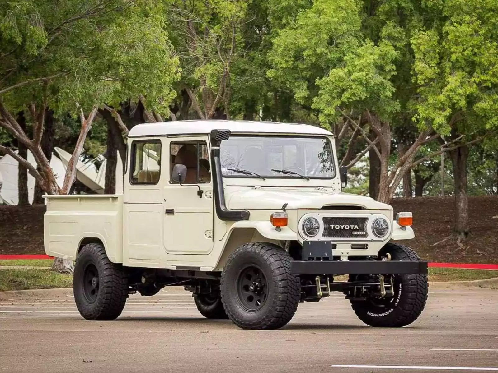 Toyota Bandeirante 1993 / Foto: Bring a Trailer