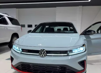 Jetta GLI 2025: Sedã esportivo da VW chega para impactar Foto: VW