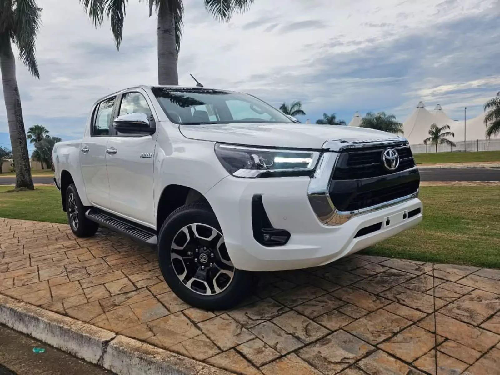 Toyota Hilux SRV 2025 / Foto: Alex Sandro