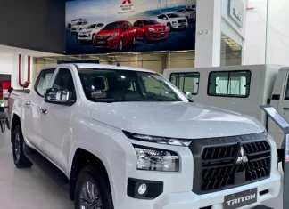 E agora Hilux? Nova Mitsubishi Triton 2026 já mostra Credencial Mitsubishi Triton 2026 / Foto: Mitsubishi