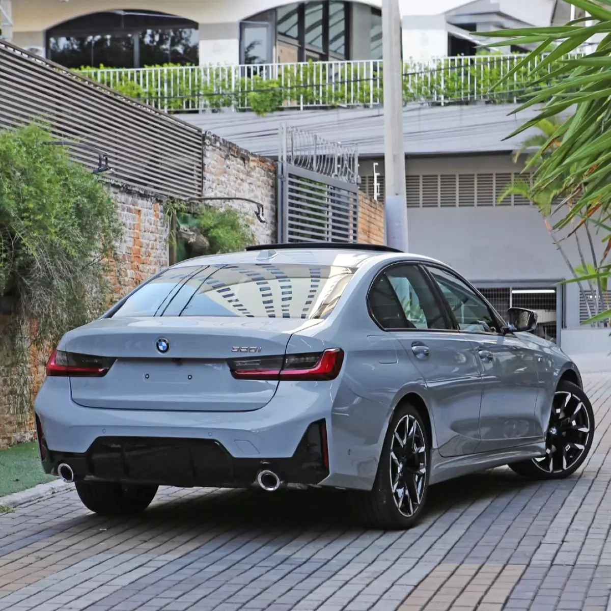 BMW 320i 2025